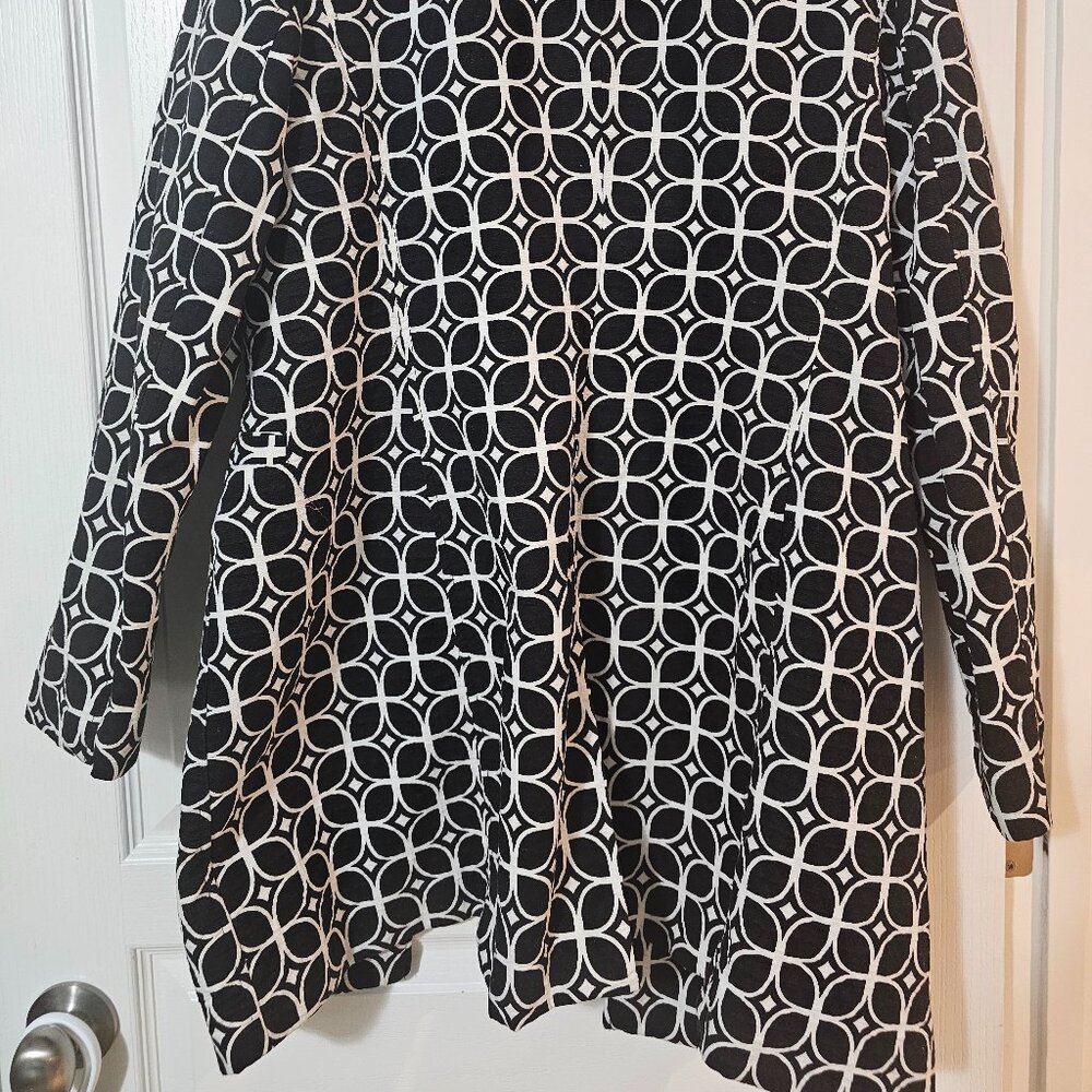 Chapter One Black and White Coat XL